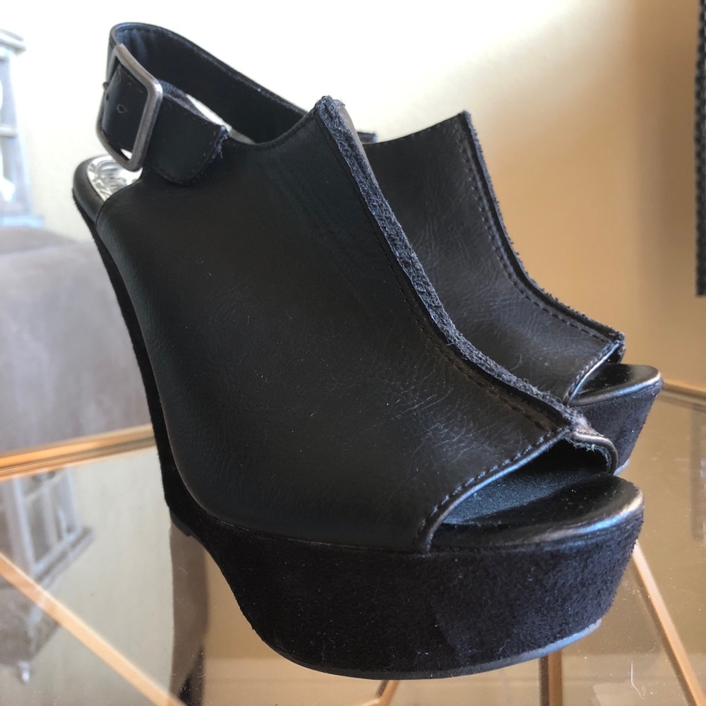 Women’s Leather Wedge